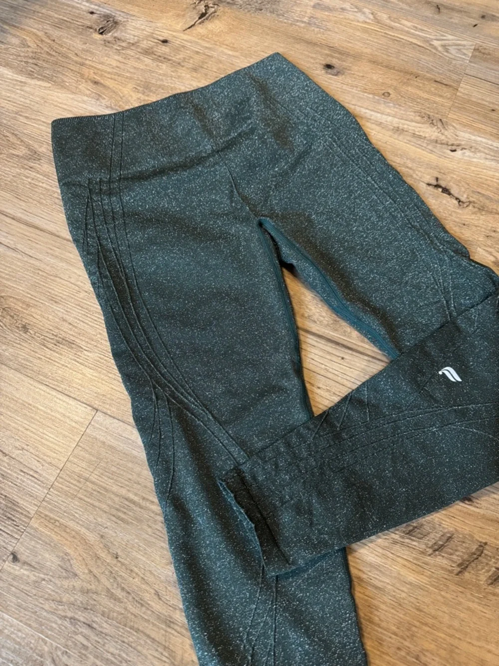 Fabletics bra and legging set - Picture 4 of 5